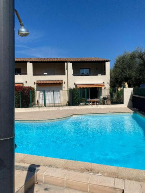Exclusive 80 sqm apartment with private garden and terrace on the Cap d Antibes, 300 mt from sandy Plage de la Salis